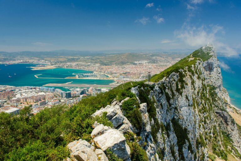 Gibraltar-michal-mrozek-Fz3vBE8XoHc-unsplash