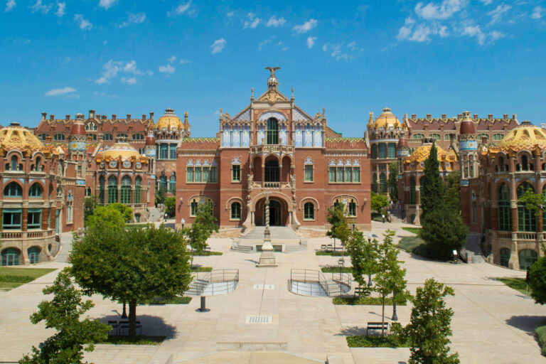 art-nouveua-barcelona-soff-garavano-unsplash_copy